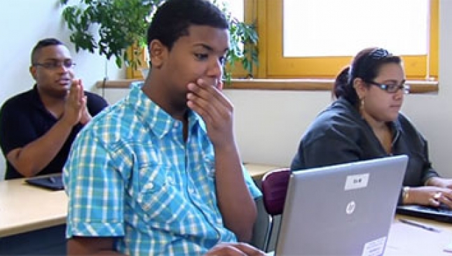 Watch how students broadcast school news via a school website